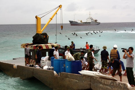 Tetfest der Bewohner und Soldaten auf den Inseln - ảnh 1